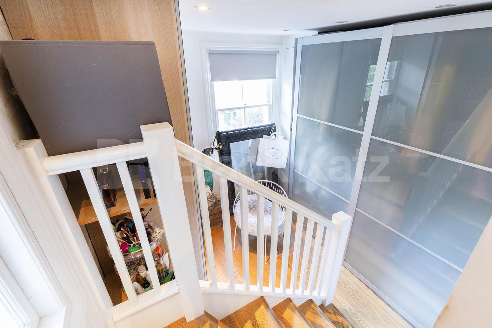 			Stunning 1 bed with study and a private roof terrace, 1 Bedroom, 1 bath, 1 reception Flat			 Ladbroke Grove, Ladbroke Grove